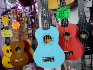 **********UKULELES    *********** UKULELES**********UKULELES********* in Shanklin