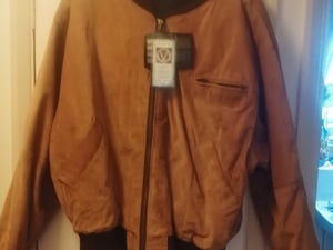 NEW MEN`S FAUX SUEDE JACKET LARGE in Newport