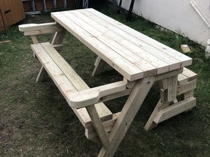 Folding garden bench/picnic table in Totland Bay