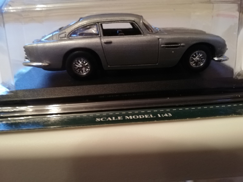 Aston Martin DB5 1:43 Model Car