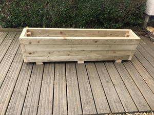 Wooden planters Heavy Duty in Totland Bay