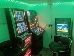 Triple 777 fruit machine in Bembridge