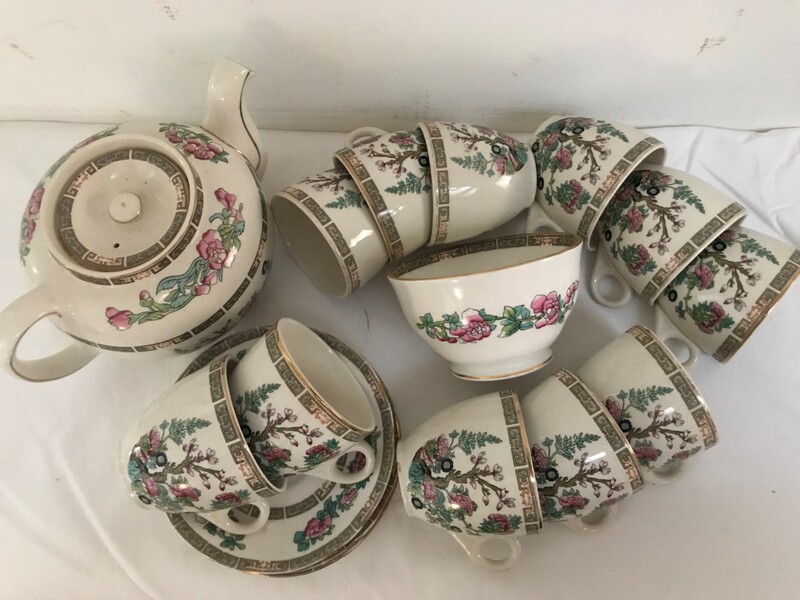 Tea set in Totland Bay