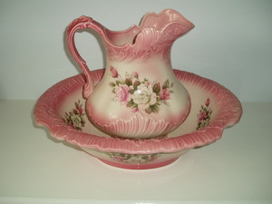 Large Vintage Floral  Wash Jug & Basin in Shanklin