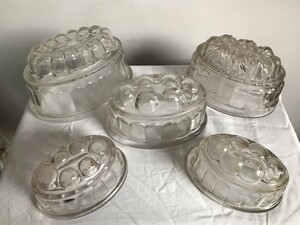 Jelly Moulds Glass - 5 in Totland Bay