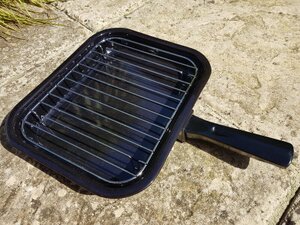 Enamel Grill Pan in Ryde