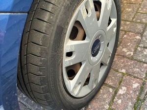 SCRAP CARS , VANS , METAL , ALLOY WHEELS BATTERIES WANTED in Ryde