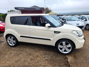 KIA SOUL 'SHAKER CDRi' MODEL 2009 - 09 PLATE, 1.6 TURBO DIESEL, SHOWING ONLY 107 - K.