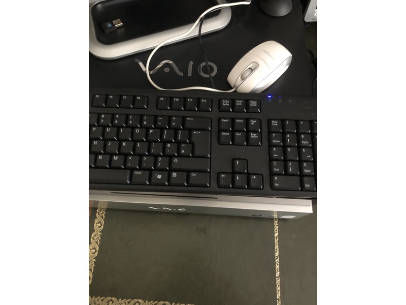 Sony Vaio VGX-XL100 Desktop Computer Media Centre in Cowes