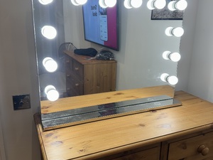 HOLLYWOOD VANITY MIRROR in Shanklin