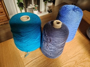 Wool on cones wanted in Newport