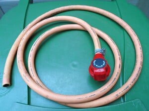 'Bullfinch' gas outlet connector c/w connection hose - in VGC. in Sandown