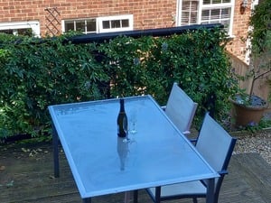 GardenTable and 4 chairs in Totland Bay