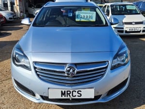 VAUXHALL INSIGNIA SPORT TOURER 'DESIGN MODEL' 2.0 CDTI ECO FLEX 2015 - 15 PLATE. ONLY £20 A YEAR ROAD TAX.