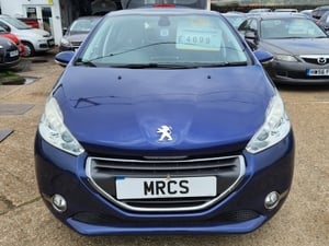 PEUGEOT 208 'FE LINE' TOP OF THE RANGE - 2013 - 13 PLATE IN BLUE - *ONLY £20 ROAD TAX & 74MPG!*