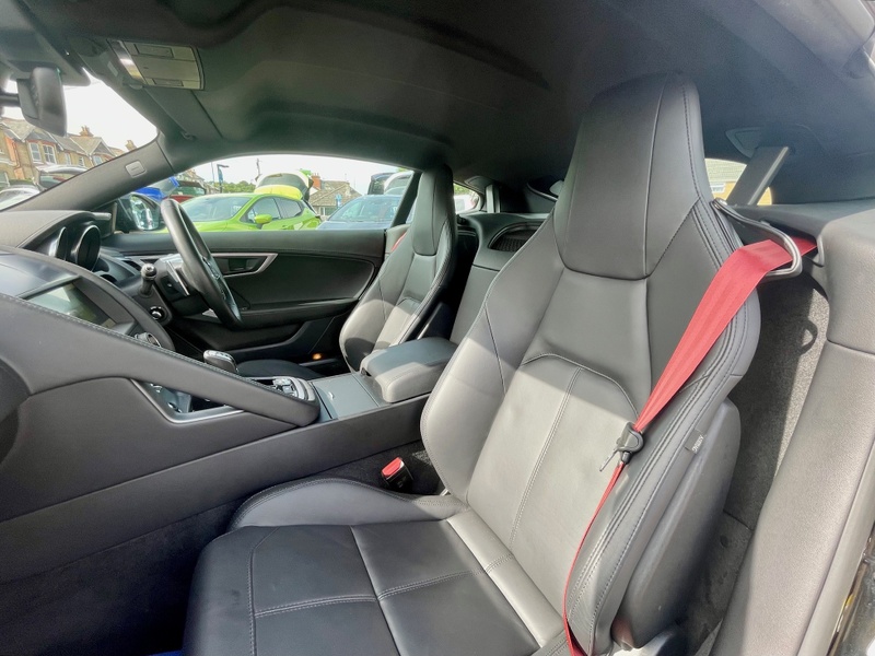 Jaguar F-type Newport