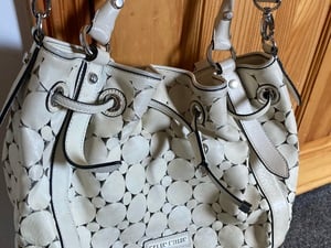 Karen Millen large cream leather handbag/shoulder strap  in Cowes