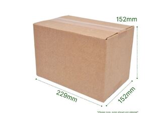 Joblot of 400 new cardboard packing postal boxes single wall 229x152x152mm in Totland Bay
