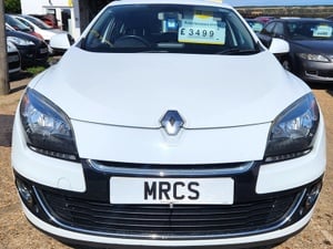 RENAULT MEGANE 'DYNAMIQUE TOM TOM' 2012 - 62 PLATE IN BLANC GLACIER WHITE.
