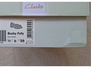 LADIES CLARKS SHOES SIZE 5.5 D in Cowes