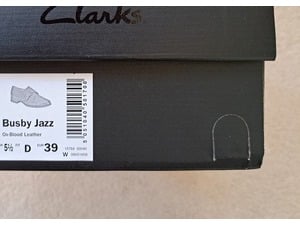LADIES CLARKS SHOES SIZE 5.5 D in Cowes
