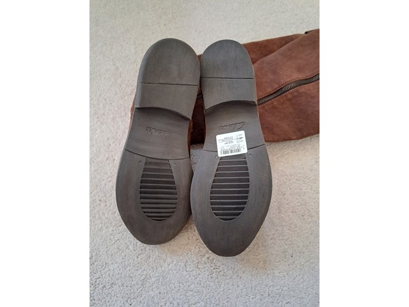 LADIES CLARKS BOOTS SIZE 5.5 D Boots