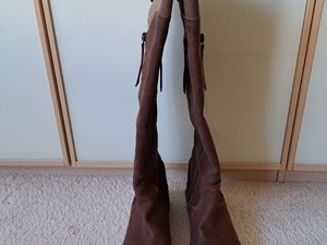 LADIES CLARKS BOOTS SIZE 5.5 D Boots in Cowes