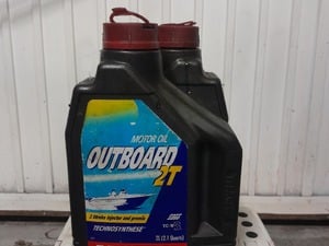 Motul Outboard 2 stroke Oil 2 Litres in Newport