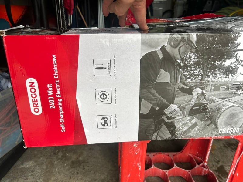 Oregon Chainsaw CS1500-092 Lawnmowers and Trimmers in Cowes