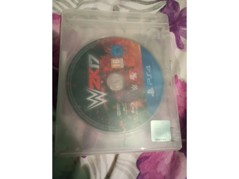 PS4 WWE 2k17 £2  in Sandown