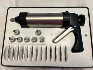 Kitchencraft Icing Set & Biscuit Maker,  8 Nozzles, 13 Cutters,  Boxed, 22 Pieces in Cowes