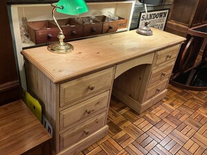 Antique ~ Vintage ~ Retro in Ryde