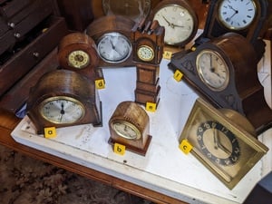 Selection of vintage desk/bedside table clocks  in East Cowes