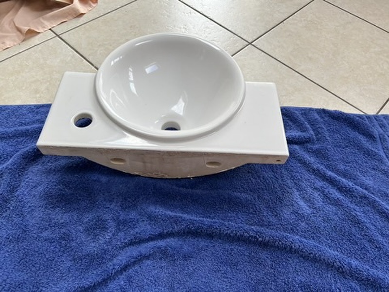 500mm Wall Hung Basin Sinks, Pedestals and Toilets