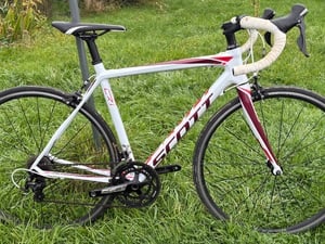 Scott CR1 Carbon road bike in Yarmouth