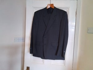 Mens navy suit jacket  44 inch  chest   trousers  40 inch  waist  inside leg 30 inch  good condition in Newport
