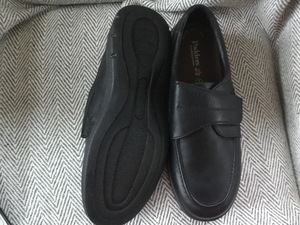 NEW Mens Padders shoes 9 wide Black in Ryde