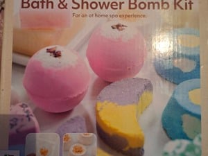 Bath and shower bonb kit in Ryde