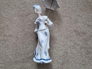 Vintage porcelain lady with parasol VGC in Sandown