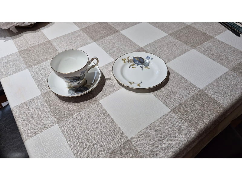 18 piece Regency bone China tea set 1970 in Sandown