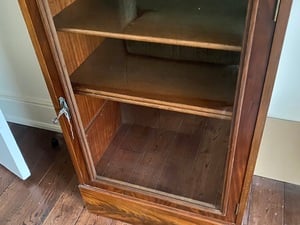 Display cabinet in Cowes