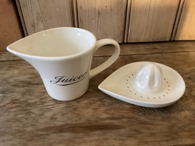 NEW.  CERAMIC JUICER with Jug