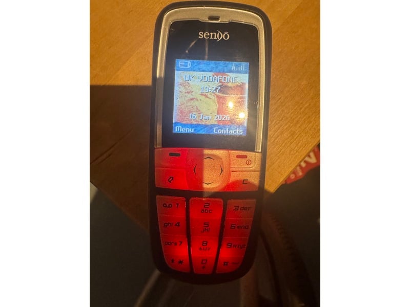 basic Sendo mobile phone & new sim card bundle in Ryde