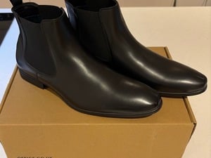 NEW - Men's Chelsea Boots in Newport