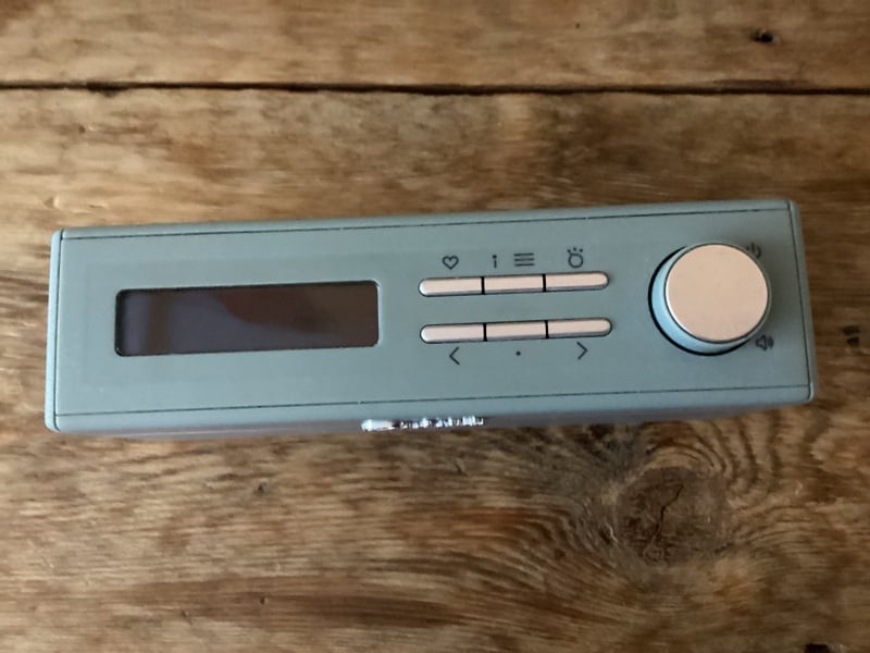 ROBERTS RAMBLER MINI RADIO   Nearly New