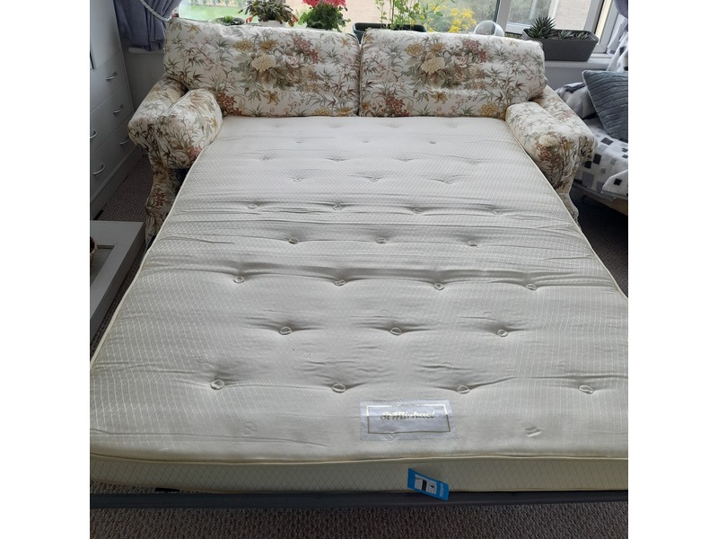 3-seat sofa bed  in Ryde