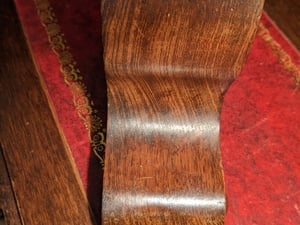 Small mechanical oak mantle/desk clock  Clocks