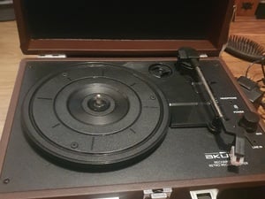 Rechargeable  record player in beautiful  case  in Newport