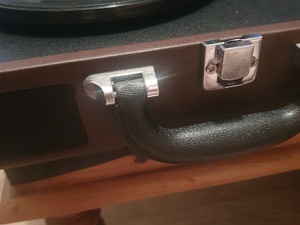Rechargeable  record player in beautiful  case  Vinyls/Records