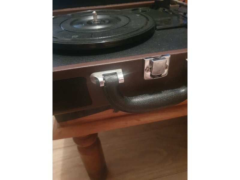 Rechargeable  record player in beautiful  case  Vinyls/Records
